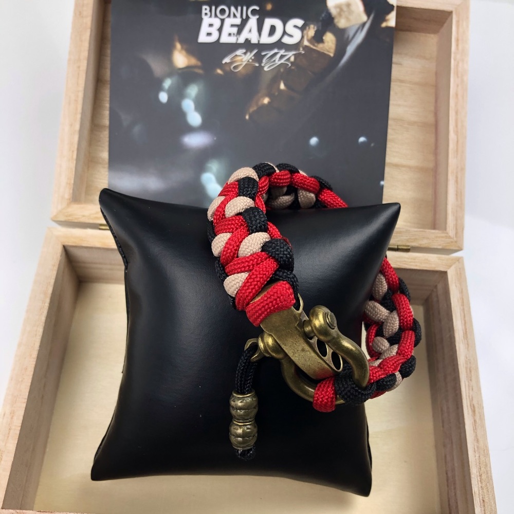 Premium 550 Paracord Bracelet w Burberry Pattern